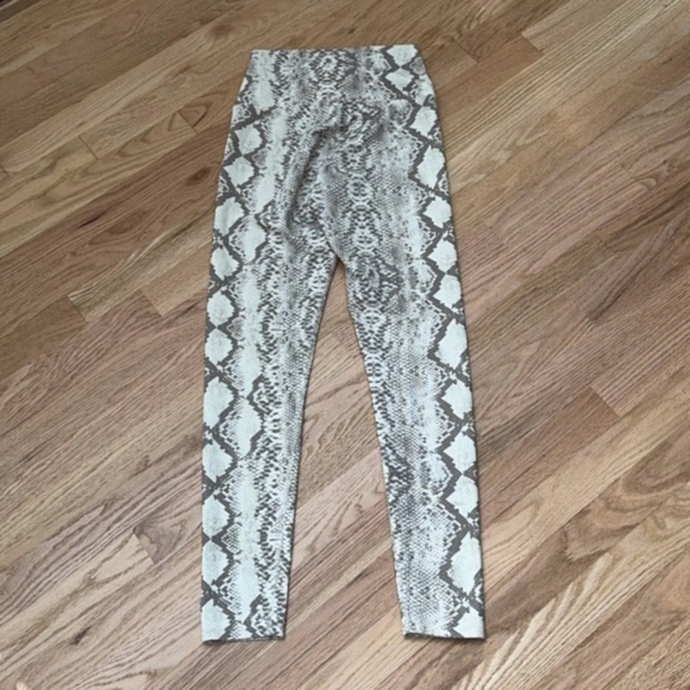 Beach Riot Sport Ayla Taupe Snake Print Leggings - Picture 7 of 9